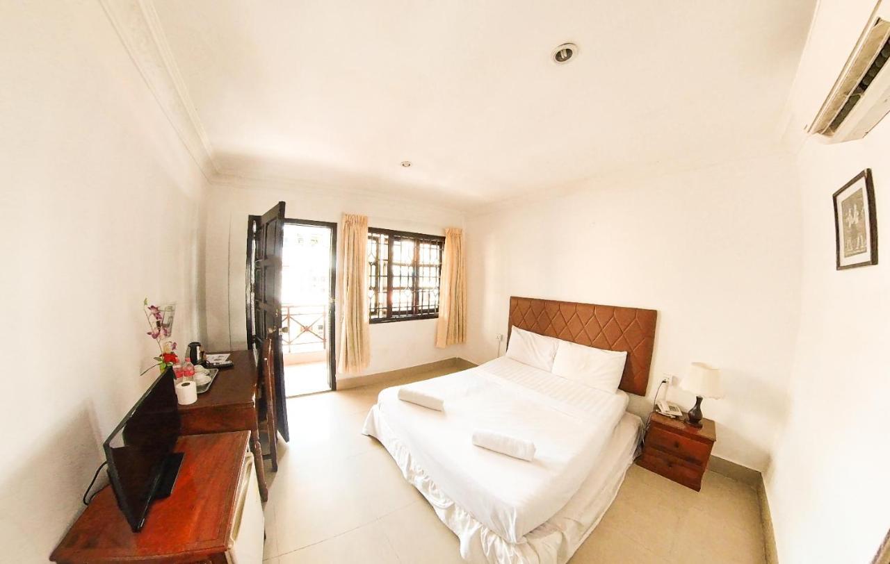 Riverside Hotel Phnom Penh Dış mekan fotoğraf