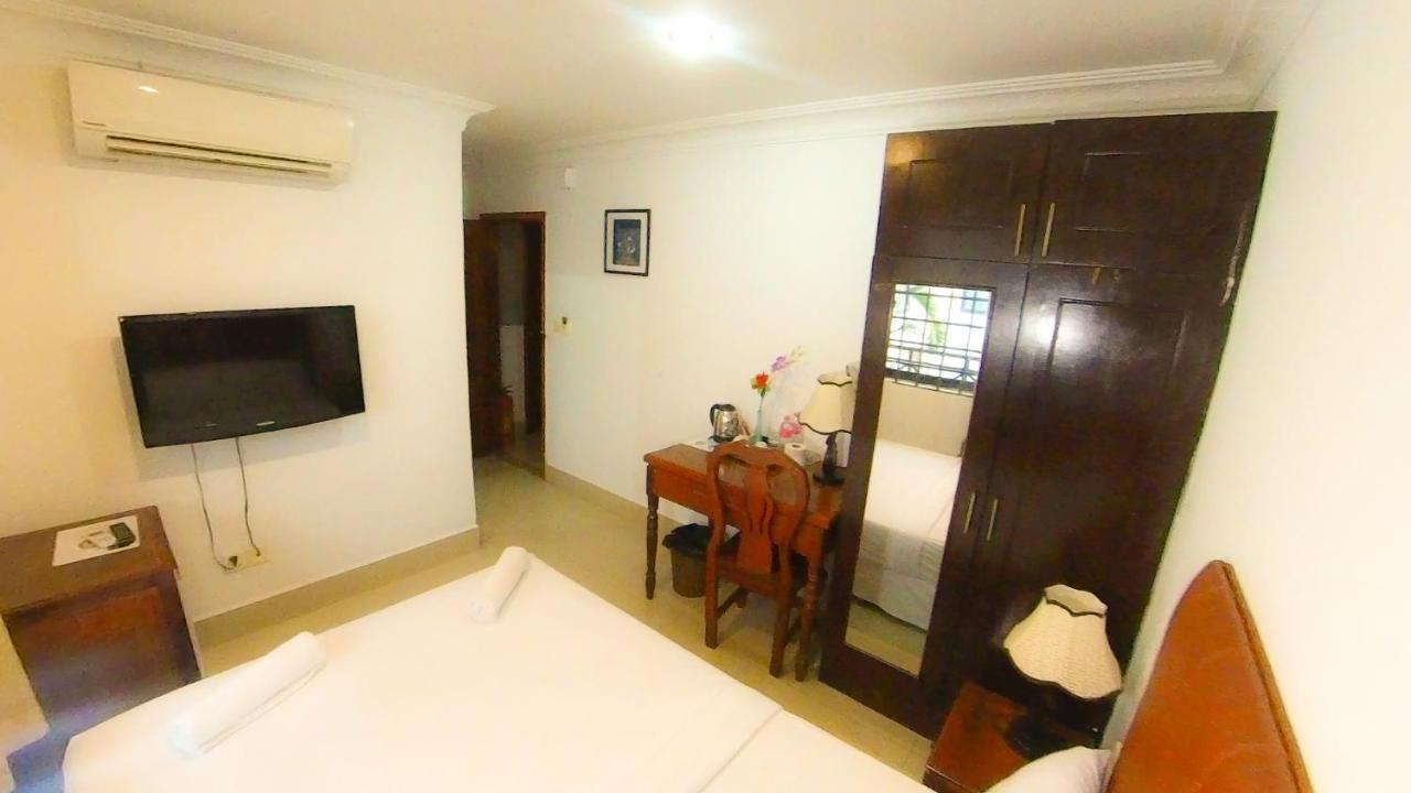 Riverside Hotel Phnom Penh Dış mekan fotoğraf